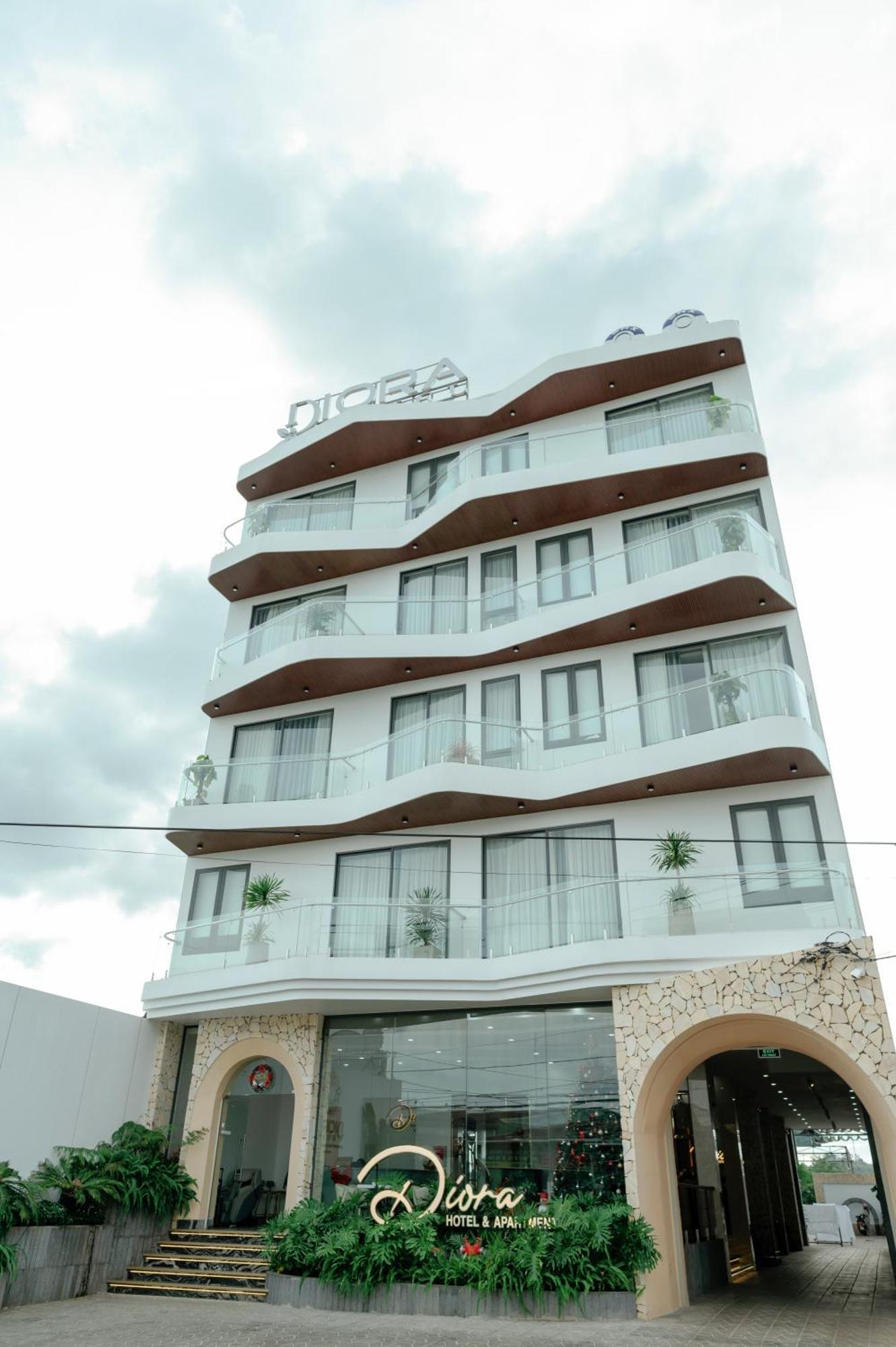 Diora Hotel Pleiku By Hos 外观 照片
